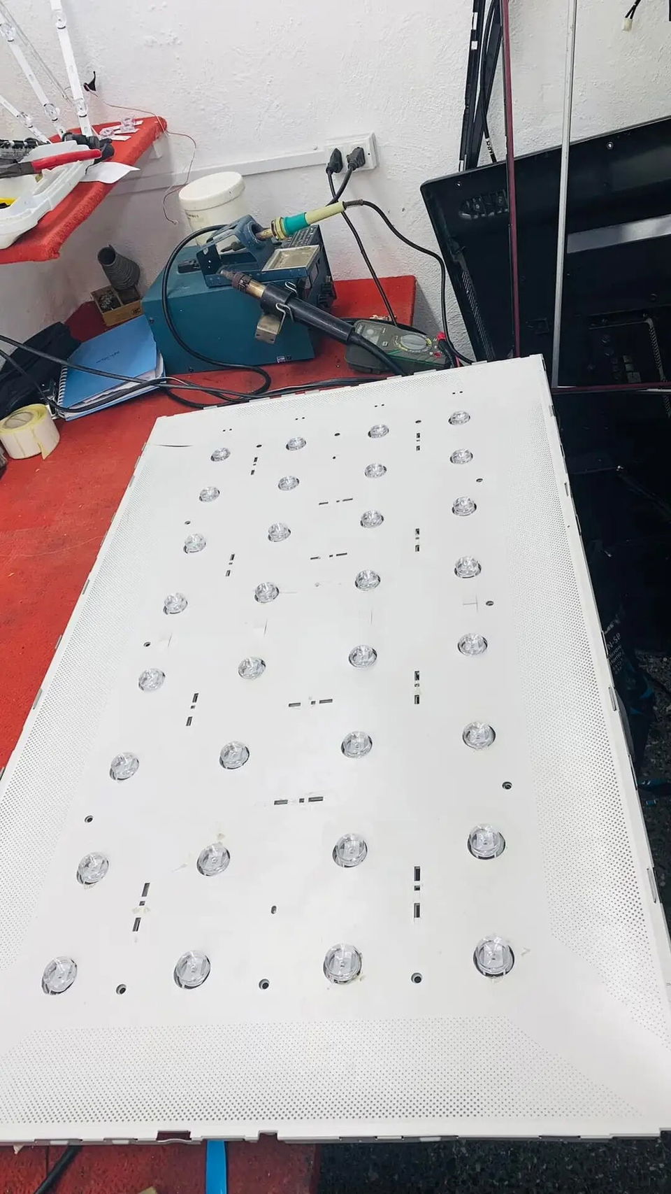 Portada de Reparación de TV pantalla plana LED, LCD, OLED, QLED y 4K