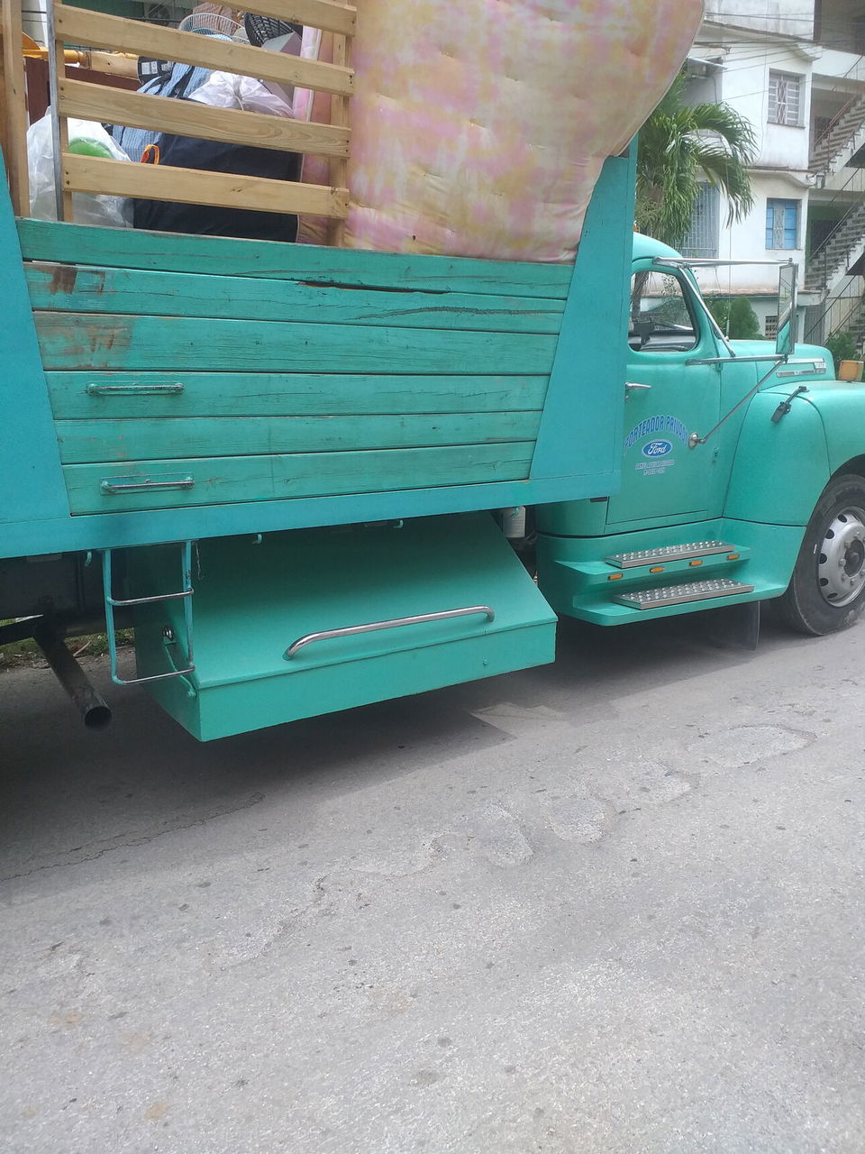 Portada de Mudanzas, permutas y carga de paquetería en La Habana