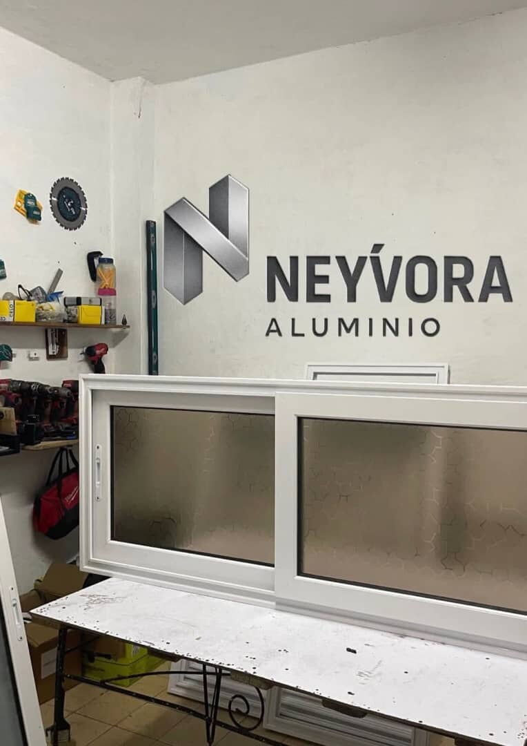 Portada de Carpintería de Aluminio y Cristalería