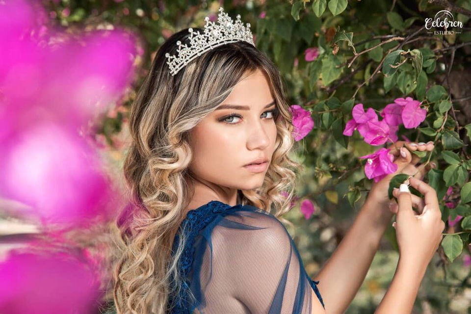 Portada de Fotos de Quinceañera con Regalo Incluido este Mes