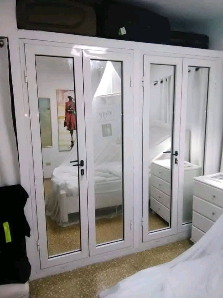 Portada de Puertas y ventanas de aluminio modernas
