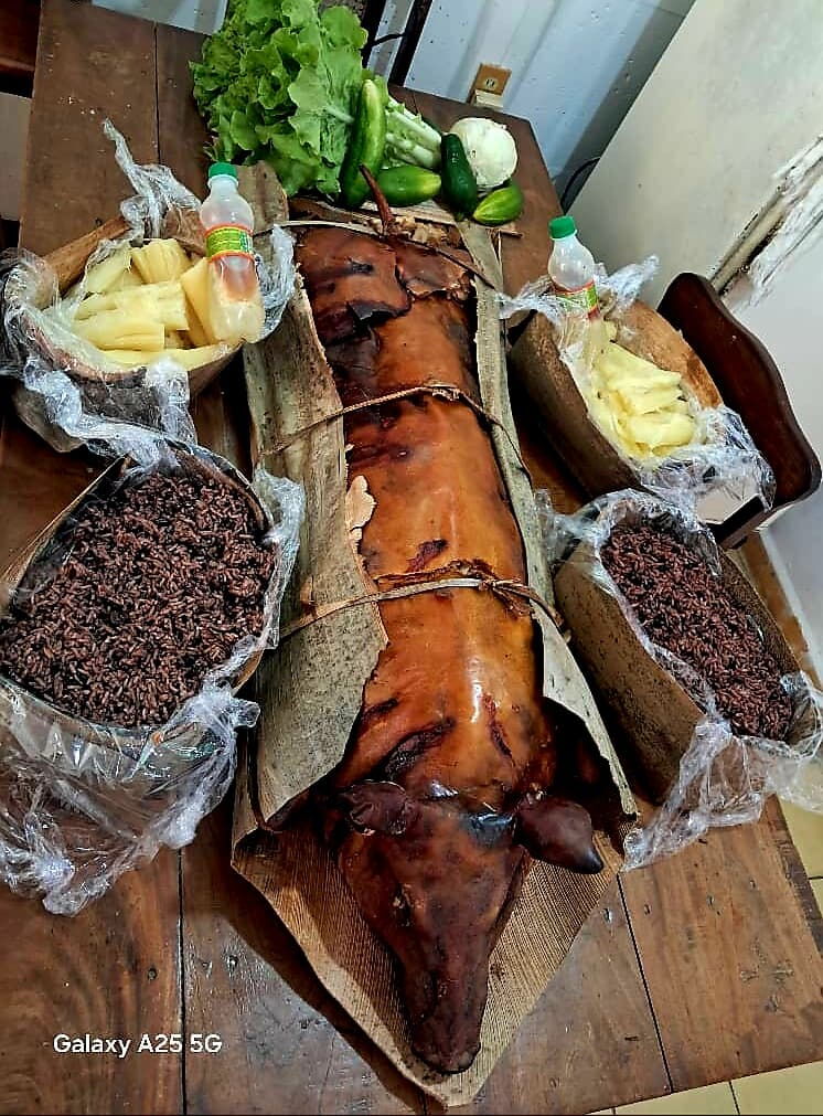 Portada de Comidas Criollas con Cerdo Asado Crujiente para Cualquier Ocasión