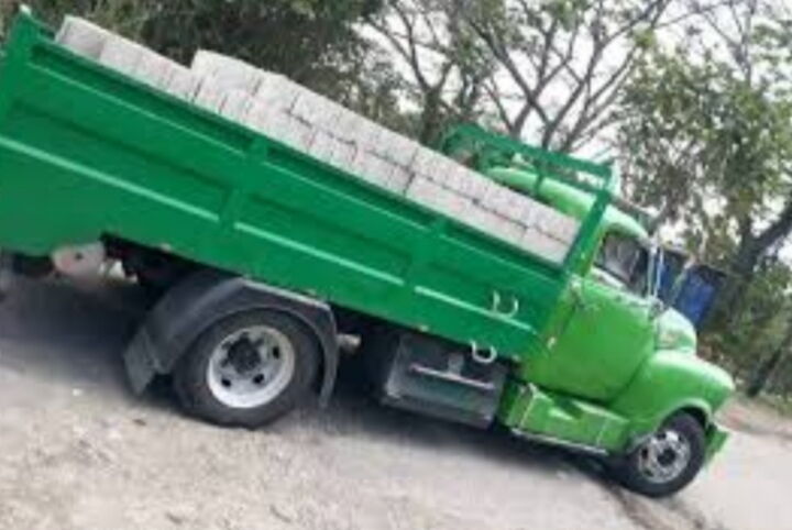 Portada de Servicio de carga y transporte en Boyeros, La Habana