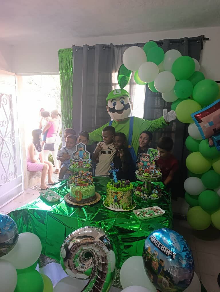 Portada de Regalos sorpresa con muñecos y más en La Habana