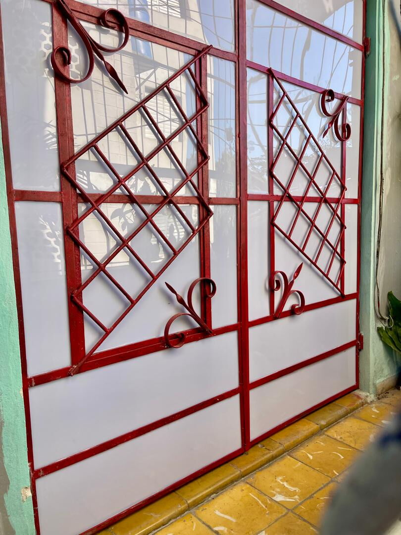 Portada de Montaje de acrílico en puertas y ventanas