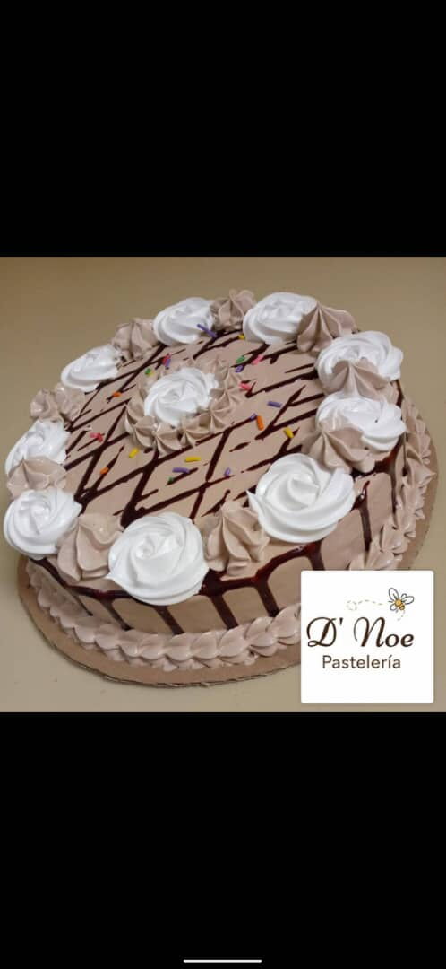 Portada de Cakes de panetela de vainilla y chocolate. Pedidos con un día de antelación.