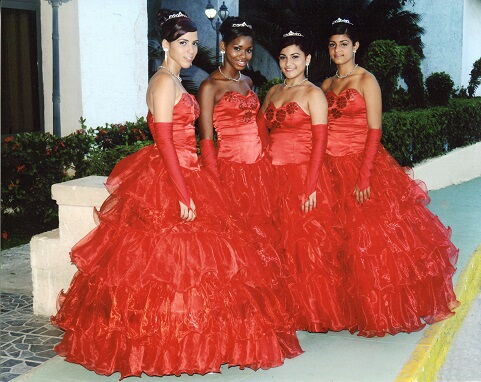 Portada de Alquiler de trajes para parejas en eventos de 15