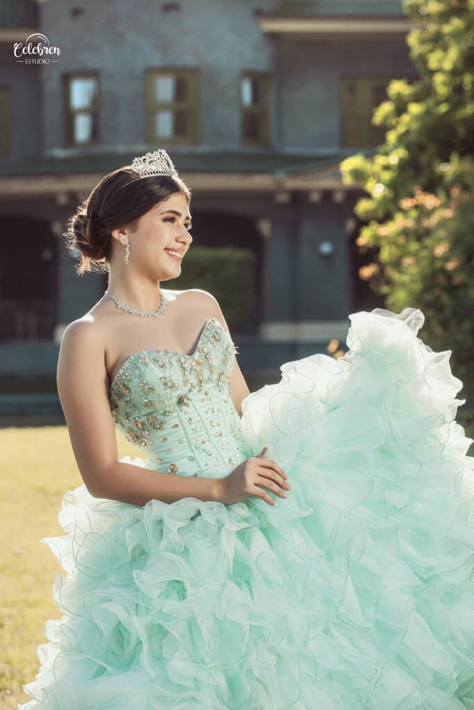 Portada de Sesión de fotos para quinceañeras con oferta especial