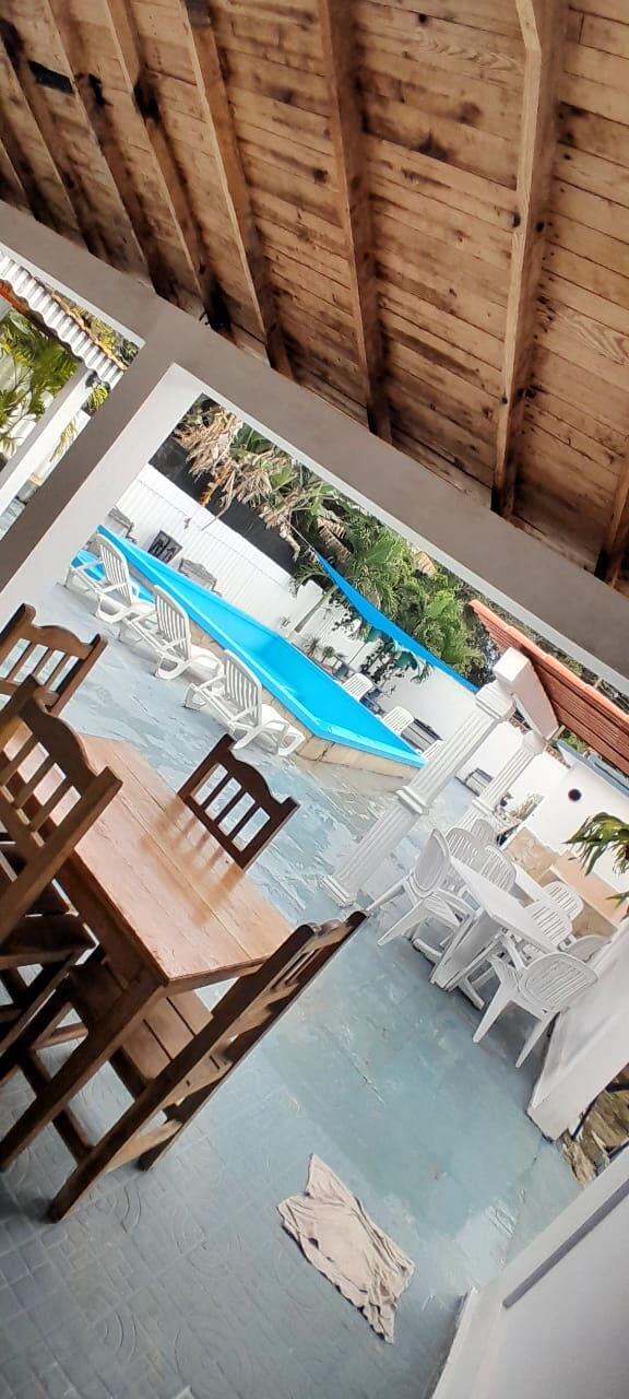 Portada de Pasadía en piscina en Boyeros, Calabazar con ofertas gastronómicas