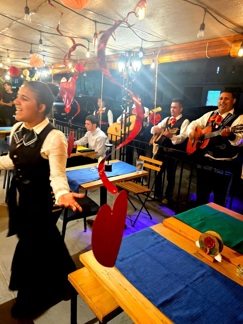 Portada de Mariachis para sus fiestas con repertorio amplio