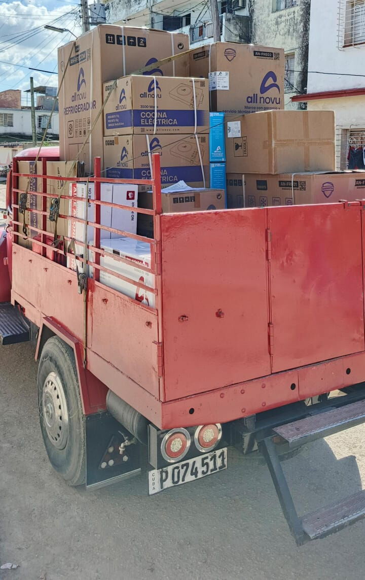Portada de Servicio de carga y pasaje en Diez de Octubre, La Habana