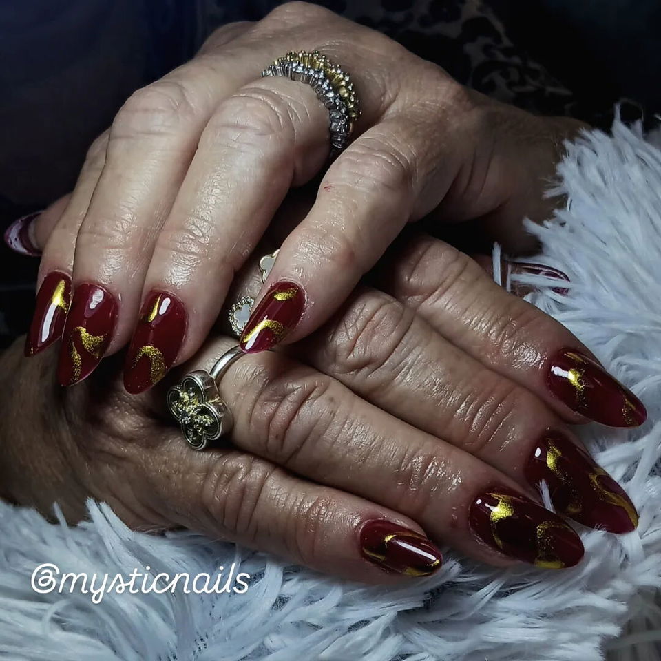 Portada de Manicura profesional en gel y acrílico