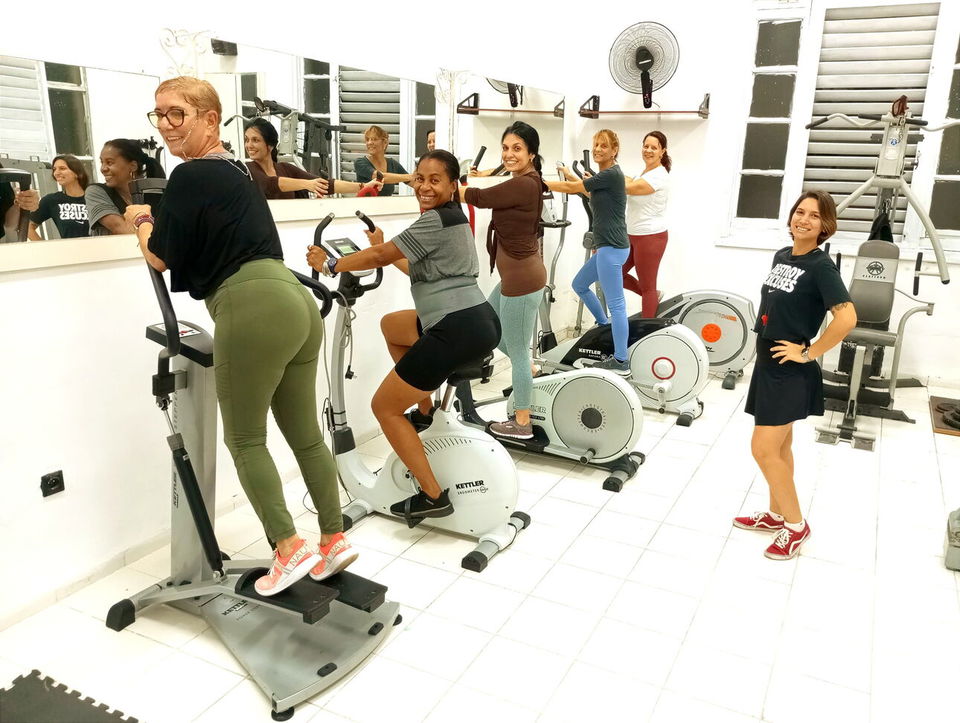 Portada de Gimnasio en el Vedado para mujeres