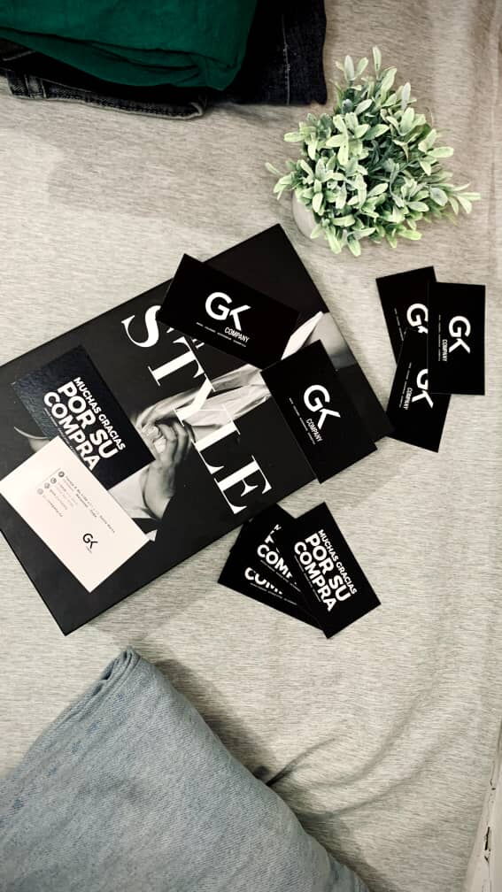 Portada de Diseño gráfico e impresión: tarjetas, papelería y empaques personalizados