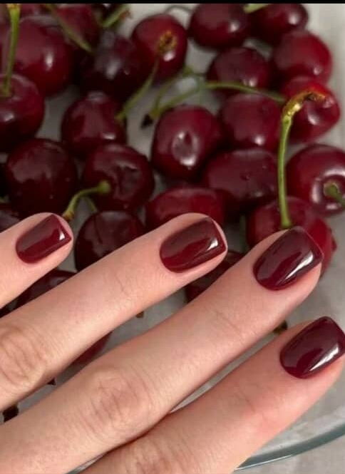 Portada de Servicio de uñas: color entero y diseños personalizados