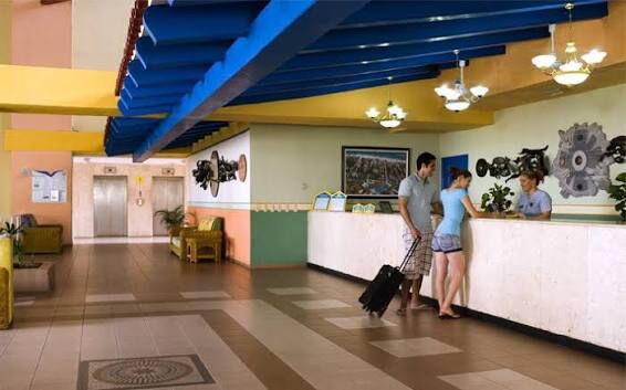 Portada de Hoteles y excursiones en La Habana y Varadero