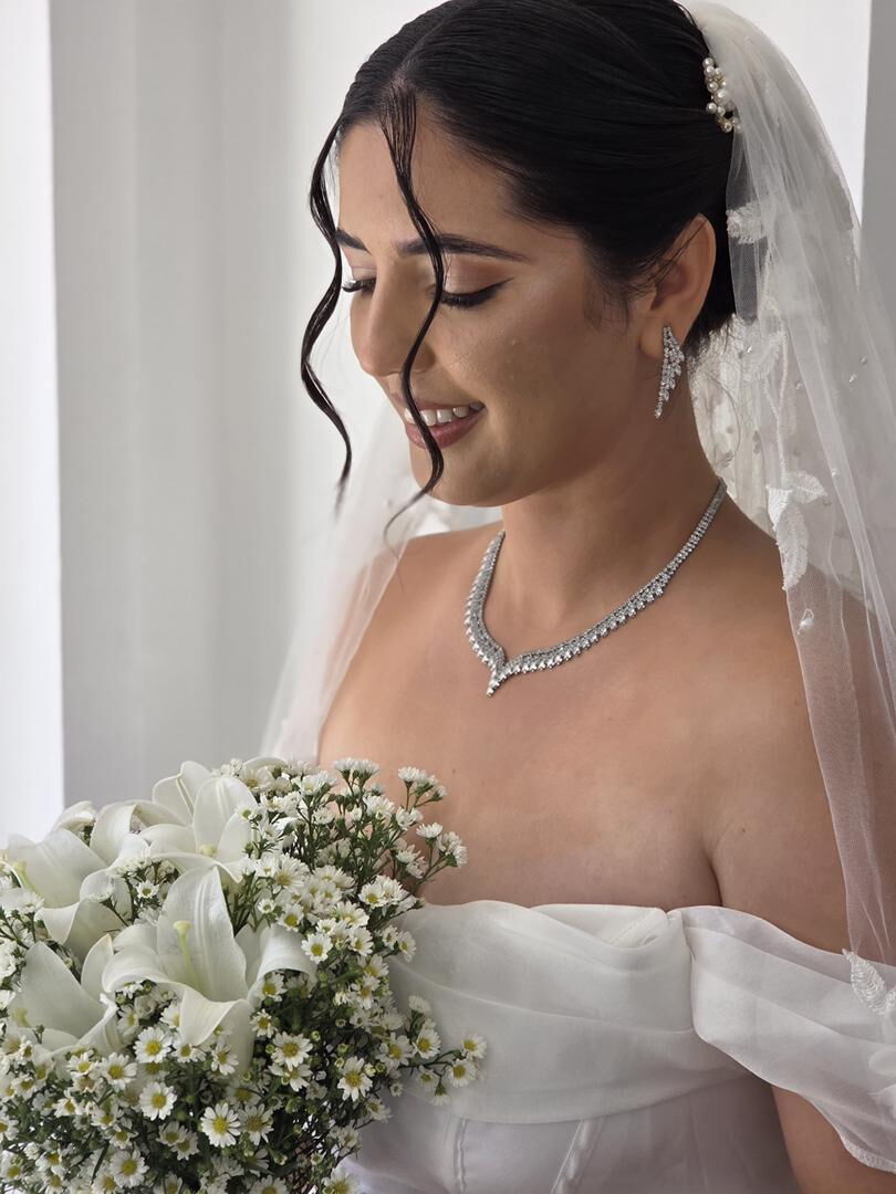 Portada de Todo para tu boda: trajes, maquillaje y fotografía profesional