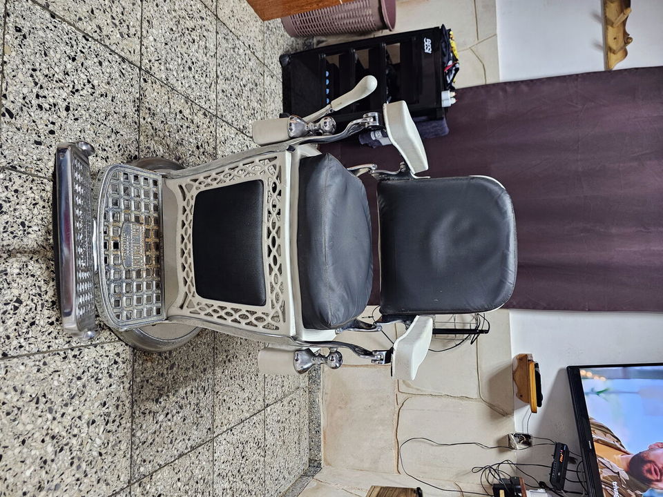 Portada de Sillón de barbería en perfecto estado