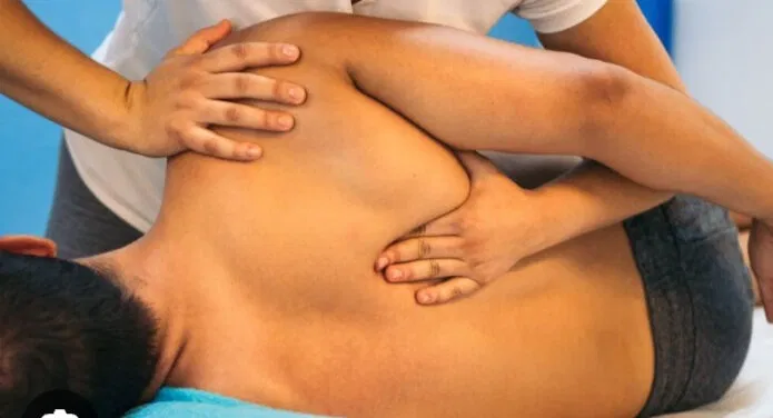 Portada de Masaje de compensación postural para aliviar el dolor y el estrés