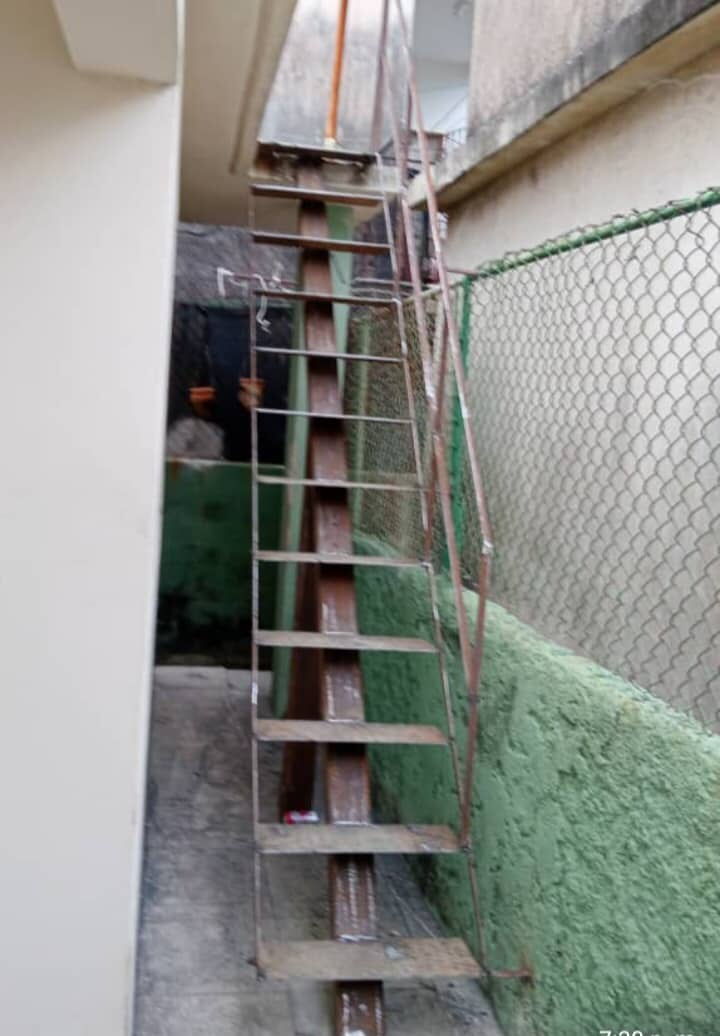 Portada de Escaleras de hierro a medida con excelente calidad