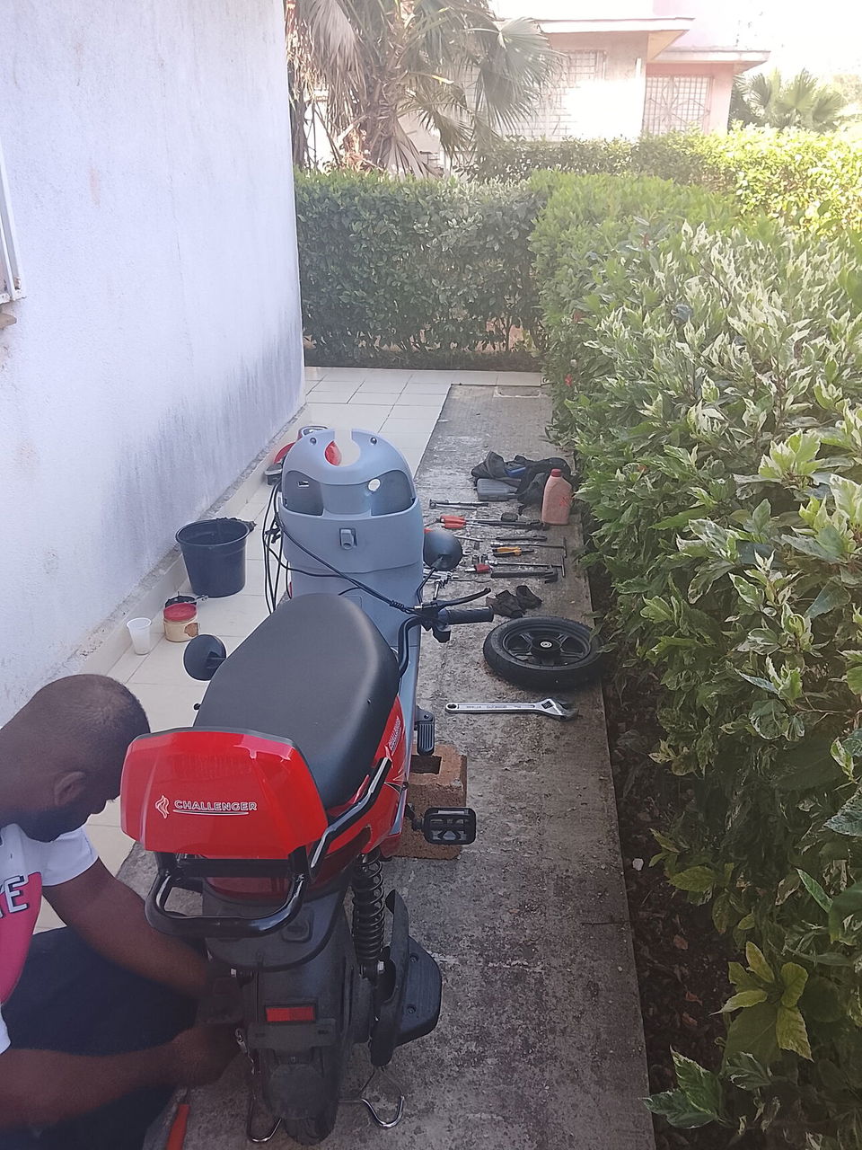 Portada de Reparación de motos eléctricas a domicilio en Marianao