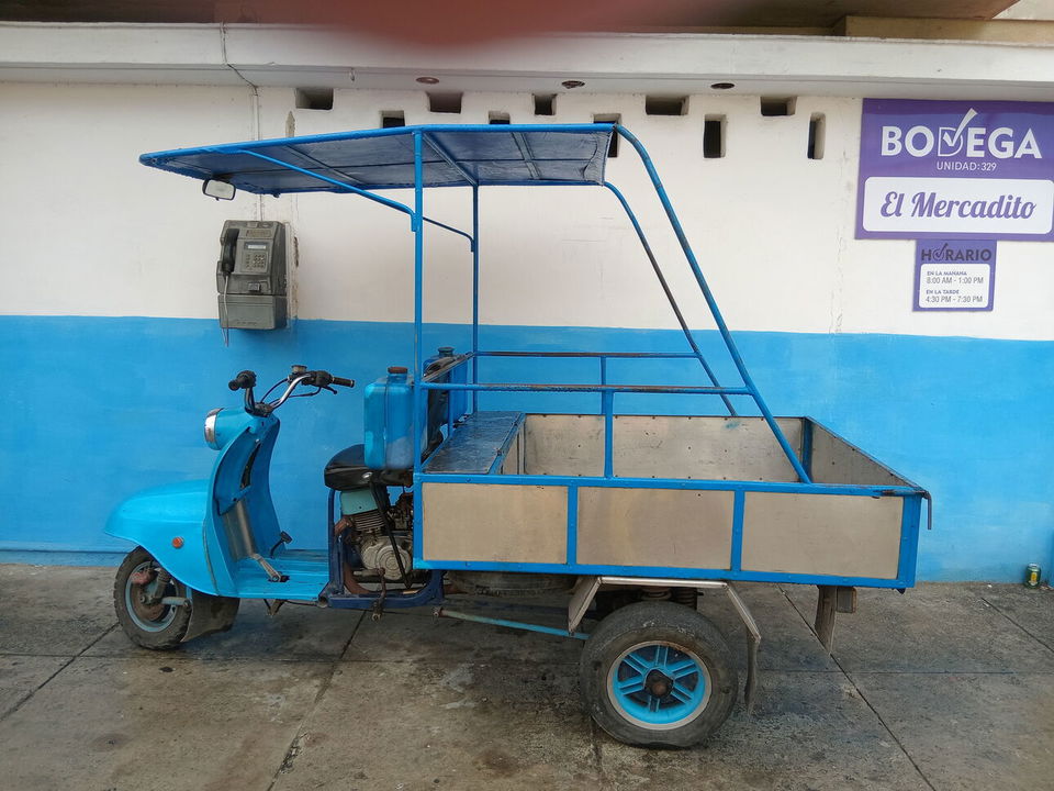 Portada de Remolque de moto en La Habana, Diez de Octubre