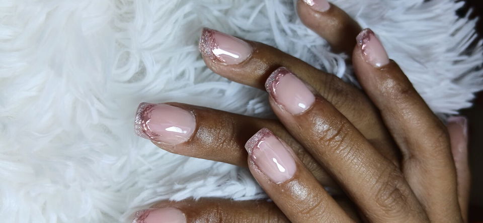 Portada de Manicurista profesional en técnicas de gel y acrílico