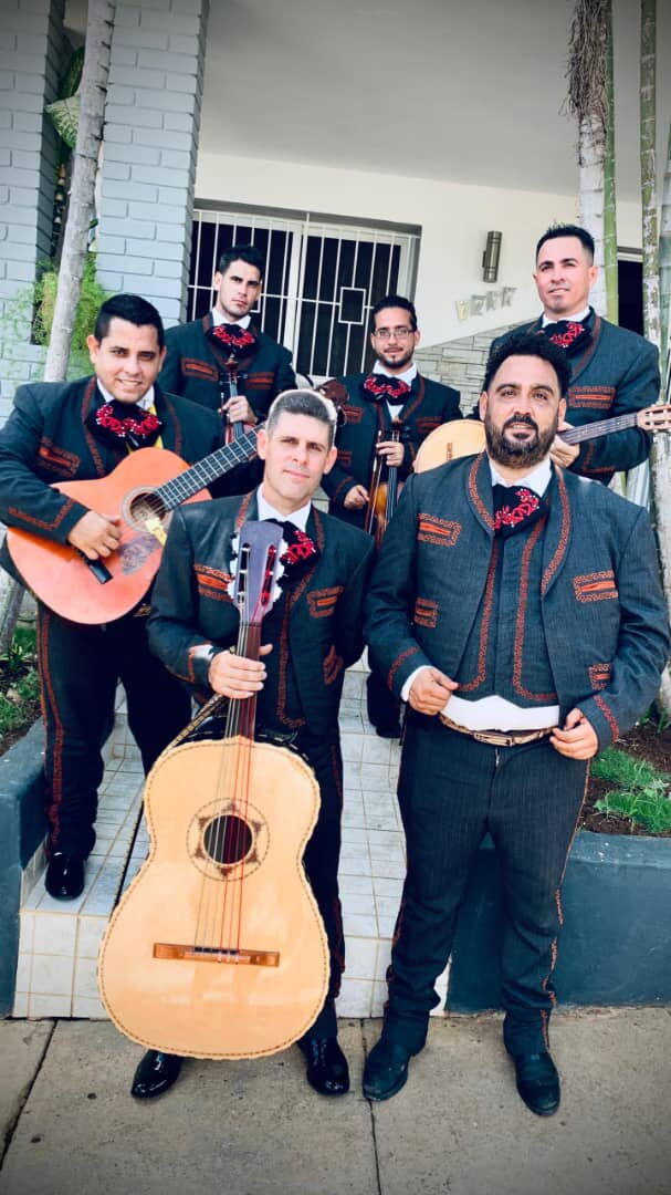 Portada de Celebración con Los Camperitos: repertorio especial de clásicos mexicanos