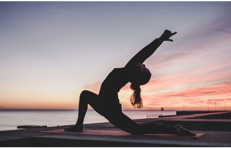 Portada de Clases de Yoga en el Vedado: Personalizadas o Grupales