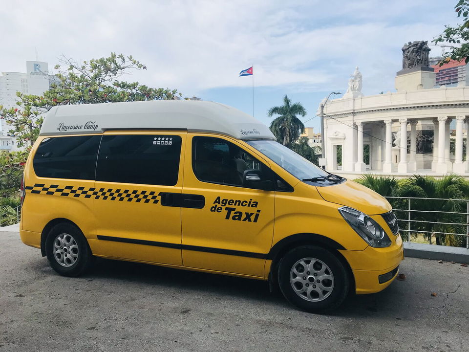 Portada de Agencia de Taxi Ebenezer: Transporte turístico por toda Cuba