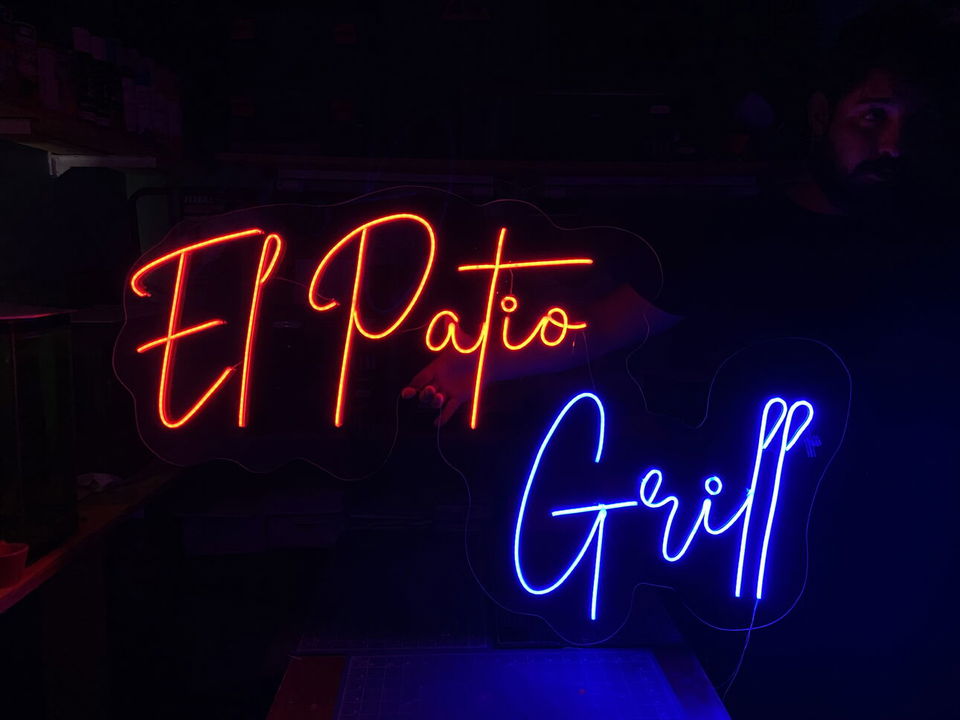 Portada de Carteles de acrílico y neon flex