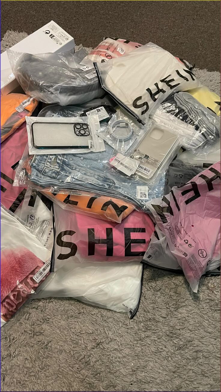 Portada de Encargos de SheIn, Temu y Amazon en La Lisa