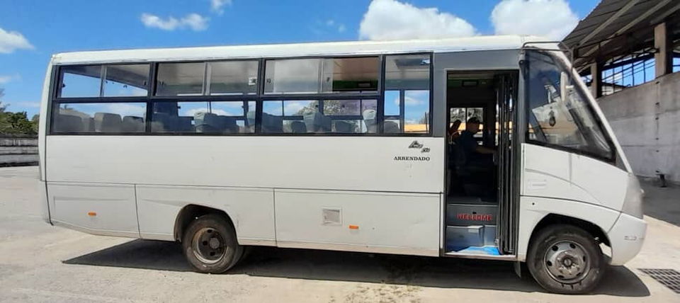 Portada de Ómnibus disponible para viajes a playas del Este, Varadero y excursiones