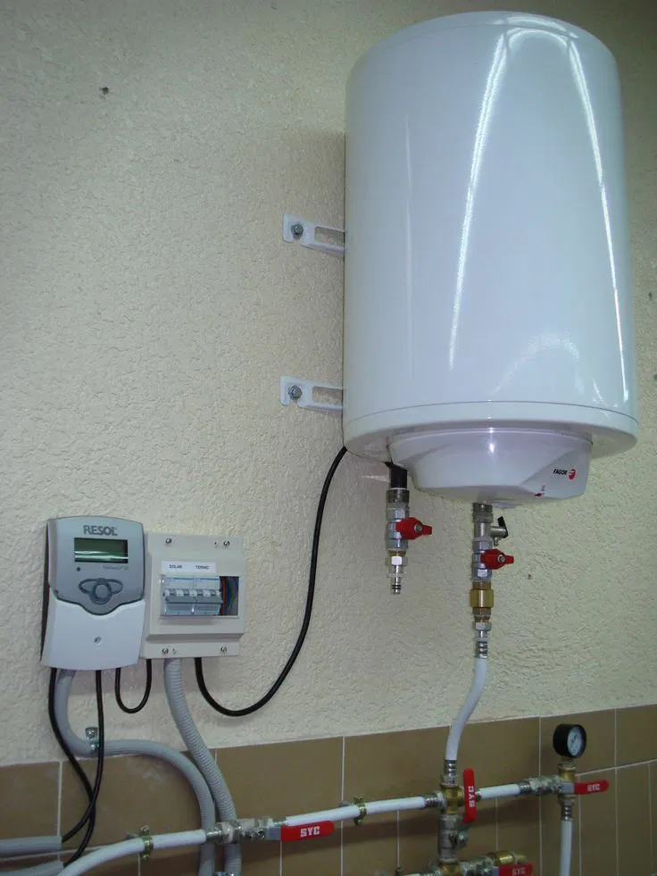Portada de Mecánico de calentadores eléctricos y a gas
