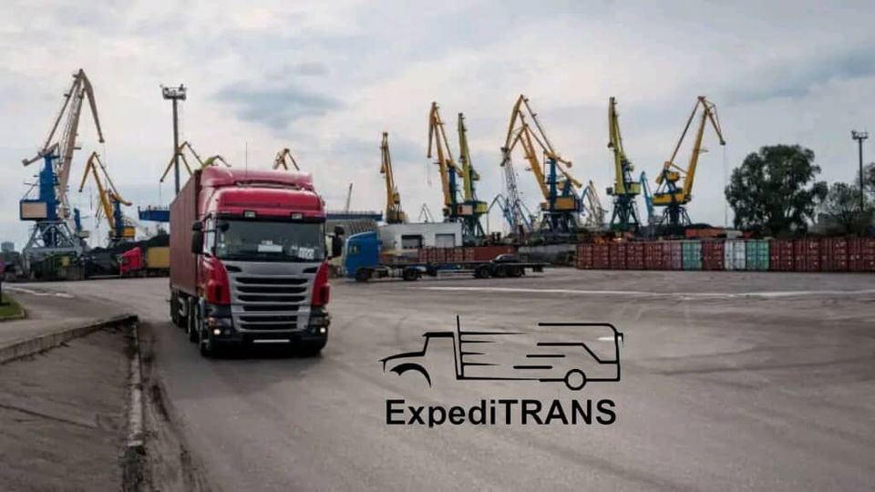Portada de ExpediTrans: Transportación de contenedores en Cuba