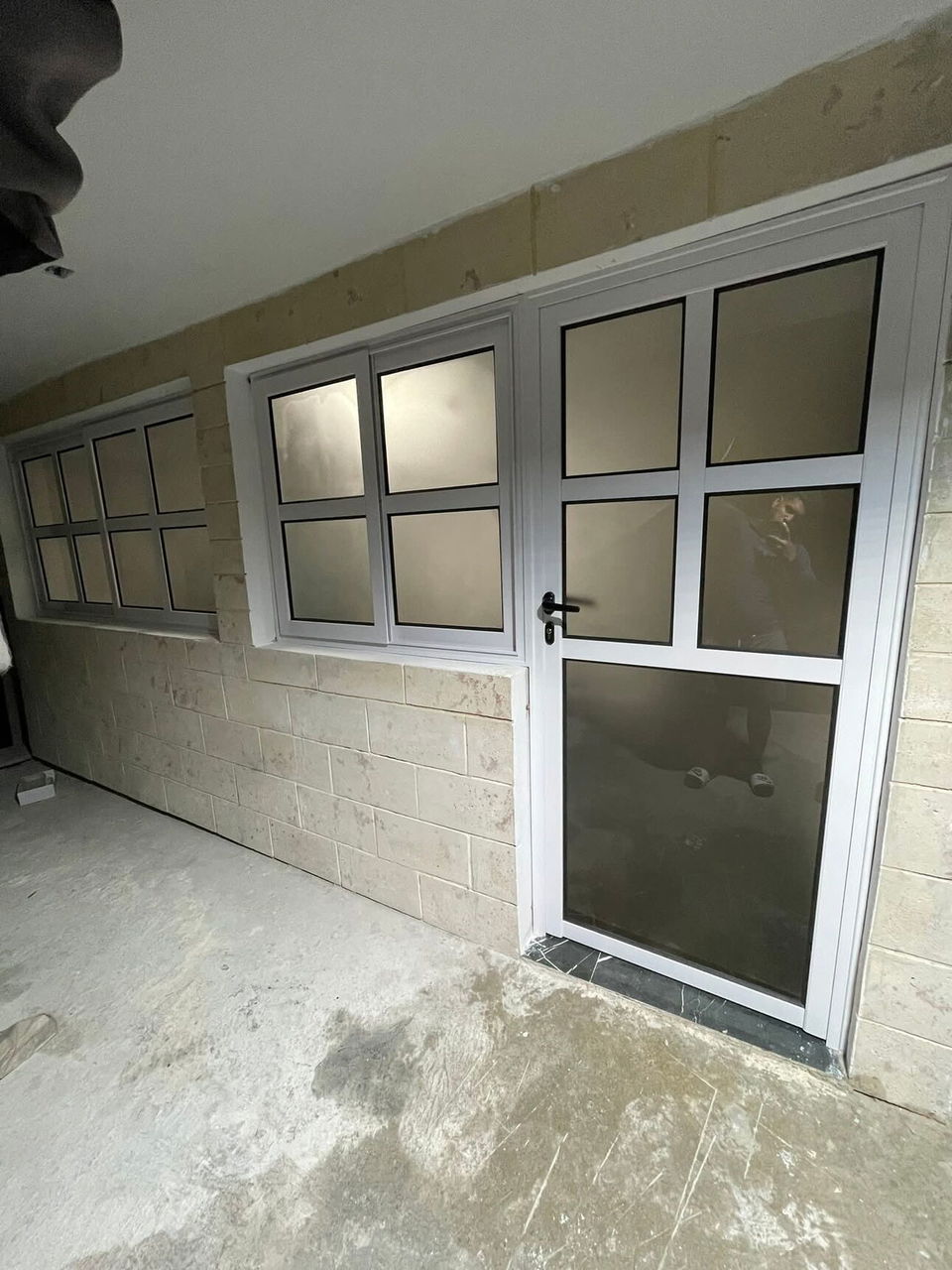 Portada de Carpintería de aluminio y cristalería: puertas, ventanas, bajos de meseta y más
