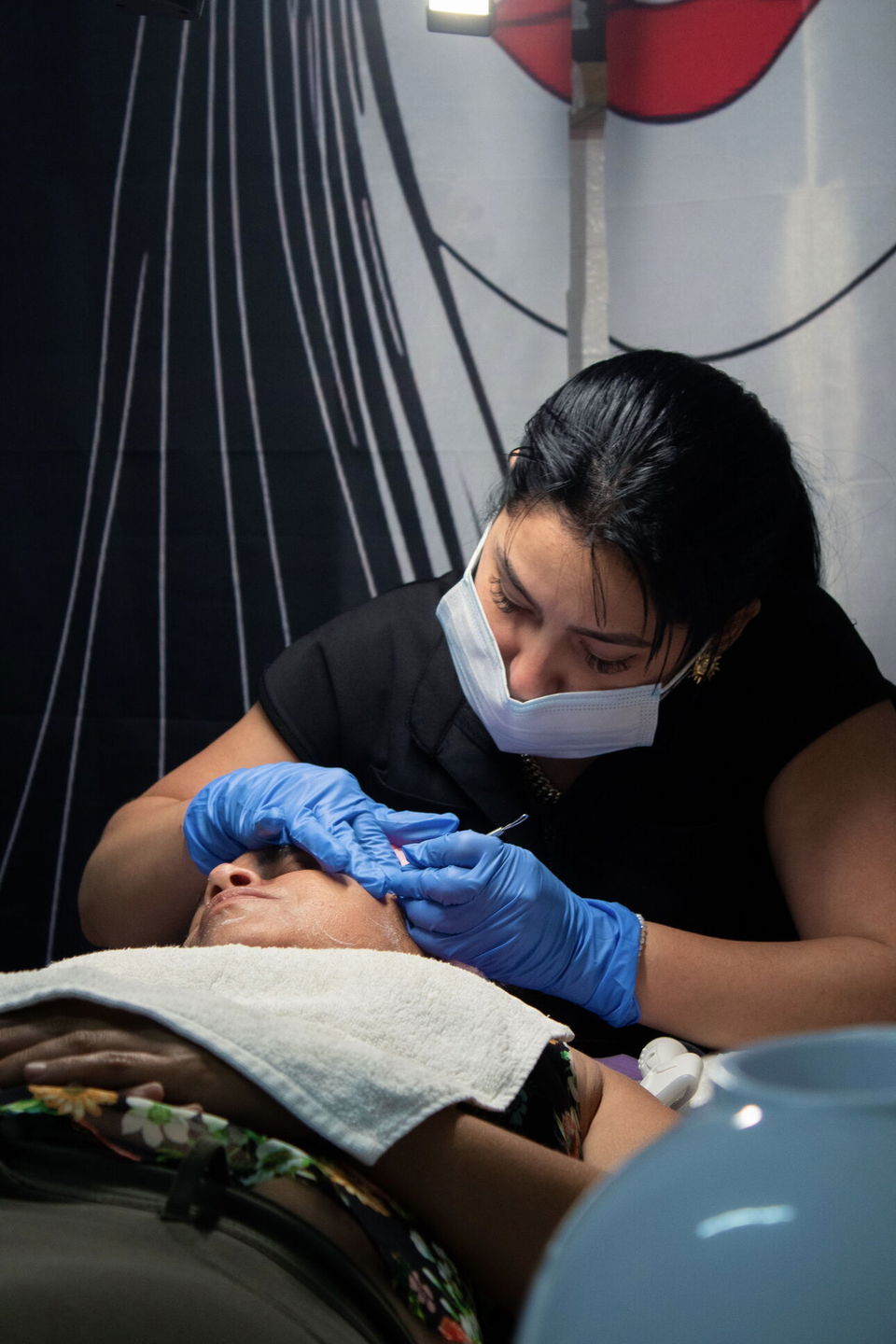 Portada de Limpiezas faciales y más en Salón SPA Tendencia Estética Blanca Sierra