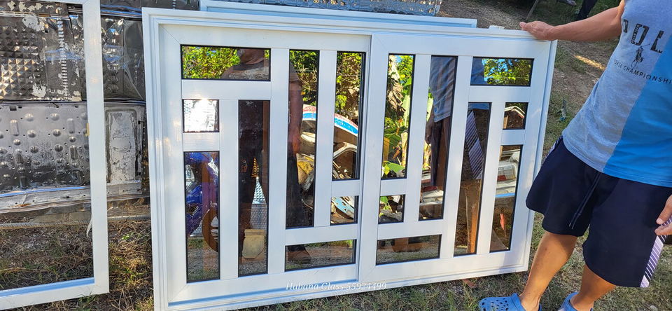 Portada de Carpintero de aluminio: instalación y renovación de puertas, ventanas y más