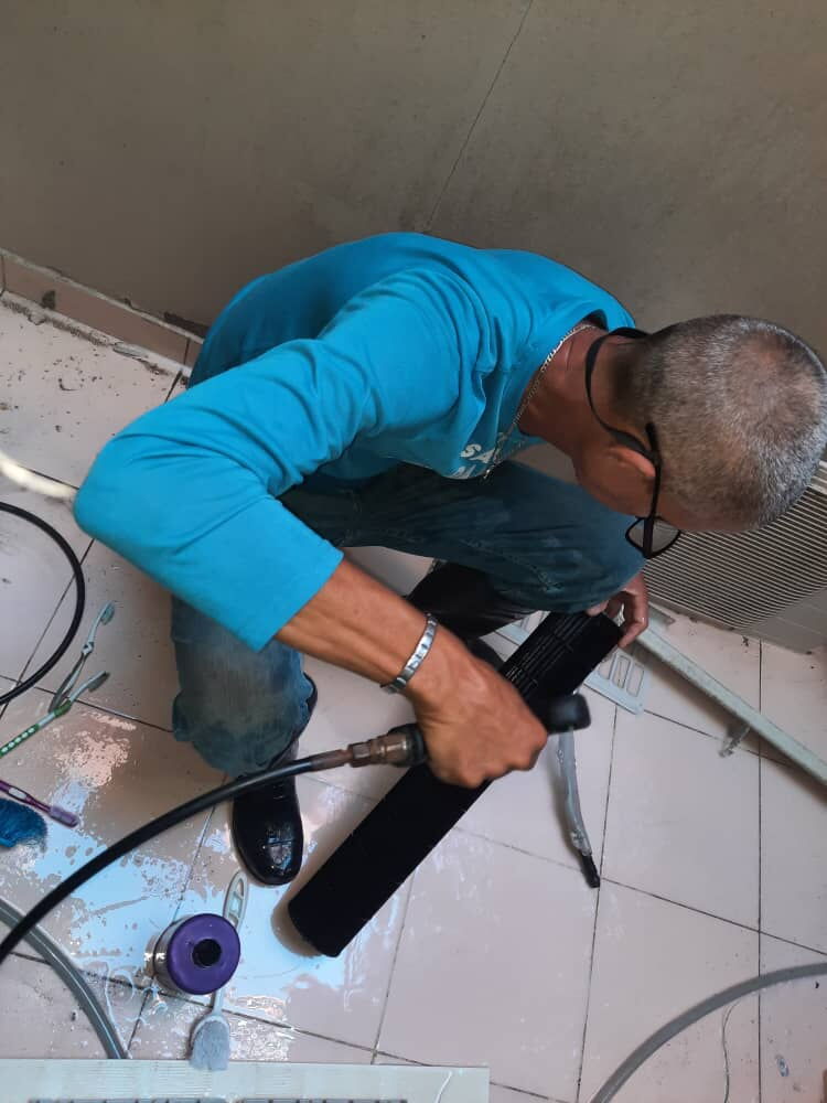 Portada de Limpieza, instalación y reparación de aires Split