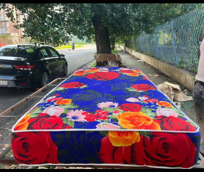 Portada de Venta y Restauración de Colchones con Espuma