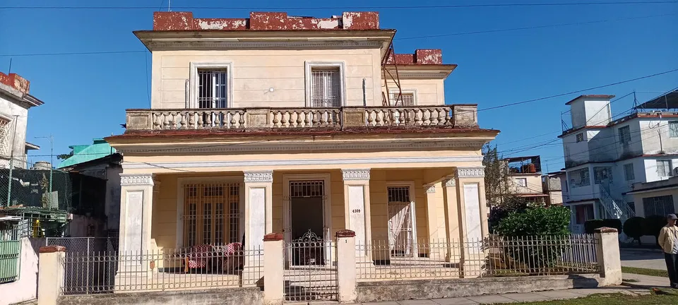 Portada de Pintura y Restauración de Interiores y Exteriores