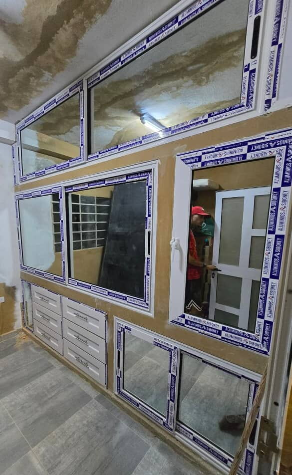 Portada de Taller Ensueño: Fabricación e Instalación de Vidrios y Mamparas