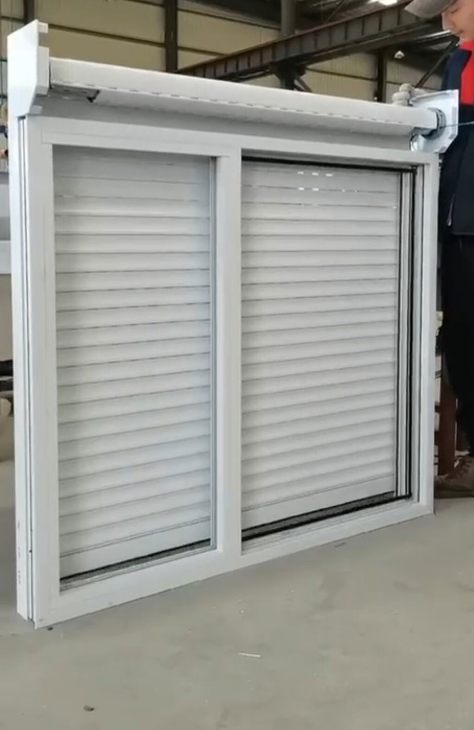 Portada de Ventanas de aluminio y cristal con protector, instalación incluida