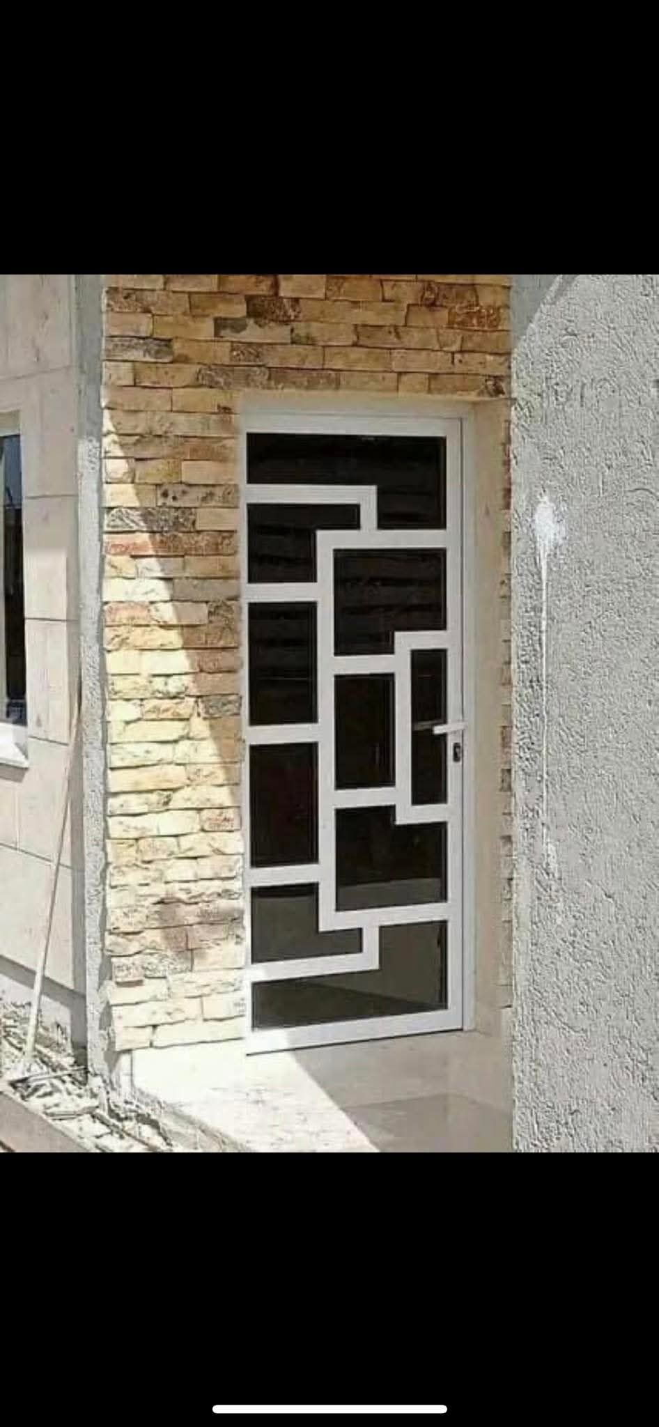 Portada de Ventanas, puertas y mamparas de aluminio a medida
