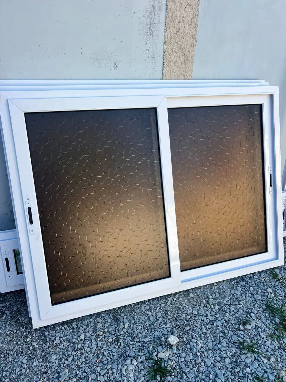 Portada de Ventanas y puertas de aluminio, mamparas, closets y más