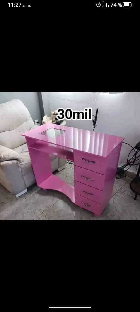 Portada de Manicurí profesional por encargo en Centro Habana