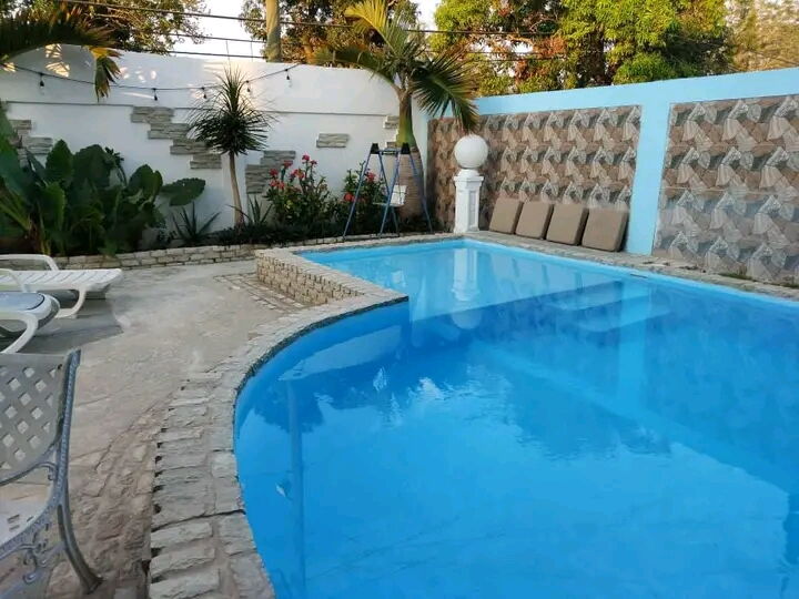 Portada de Pasadía de Lujo en Boyeros con Piscina y Juegos