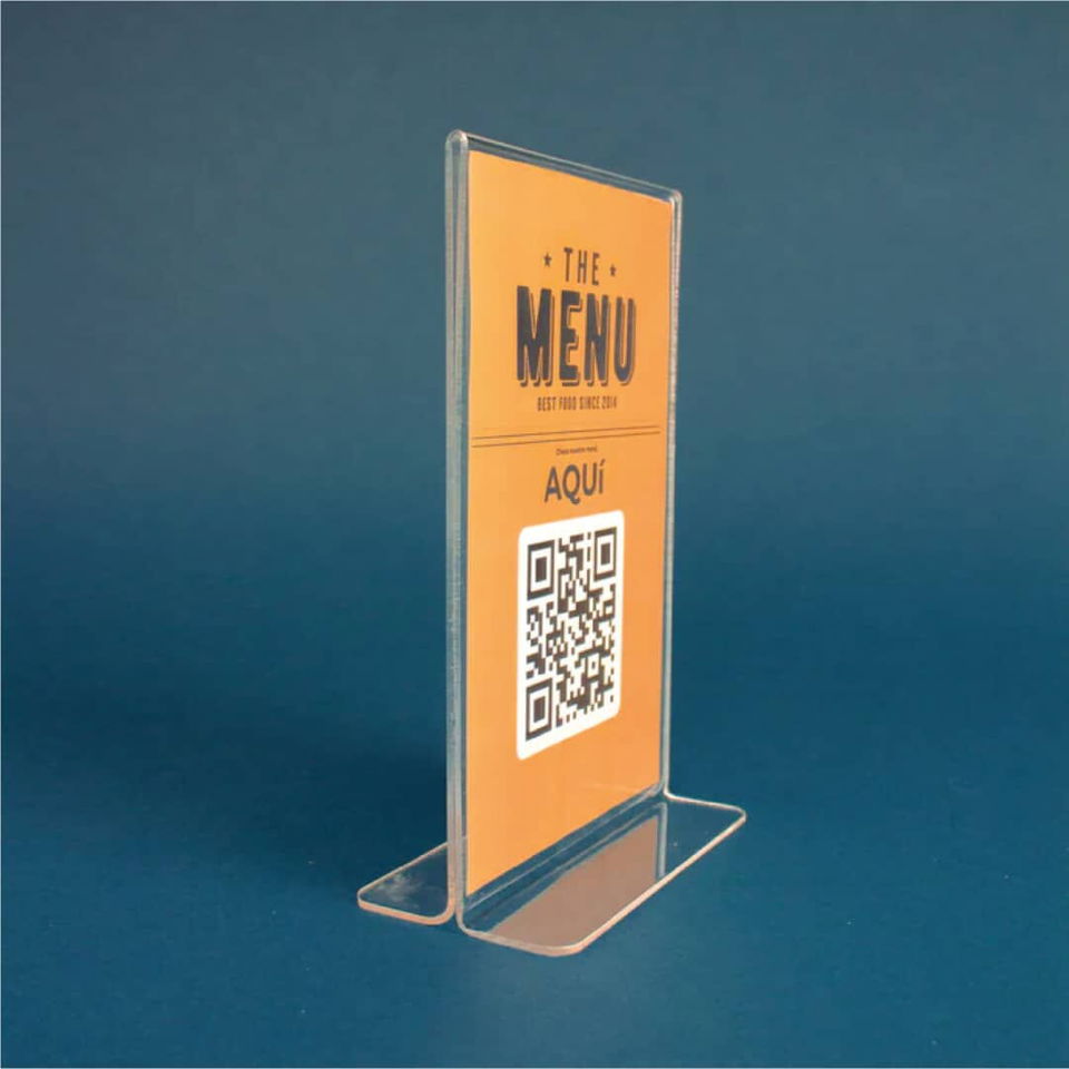 Portada de Trabajos en acrílico: porta menús, carteles, QR, display para mesas y portatarjeteros