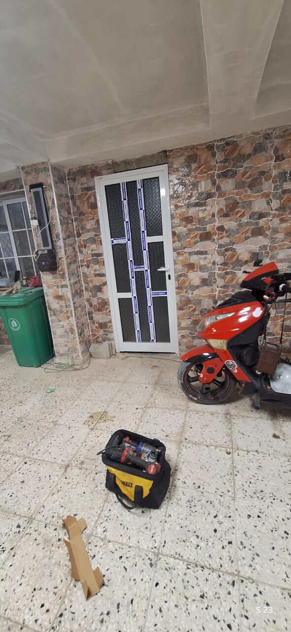 Portada de Ventanas y puertas de aluminio a medida