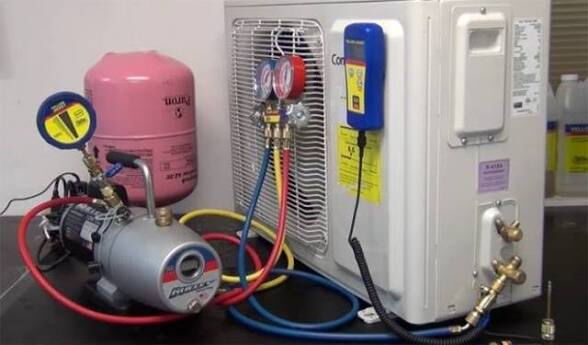 Portada de Climatización y refrigeración: reparación y mantenimiento de equipos inverter y convencionales